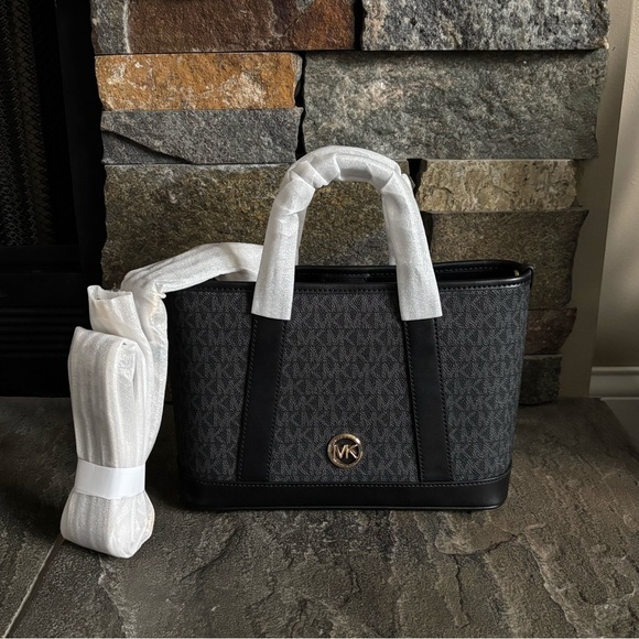 NWT Michael Kors Luisa Small Satchel - Picture 4 of 14